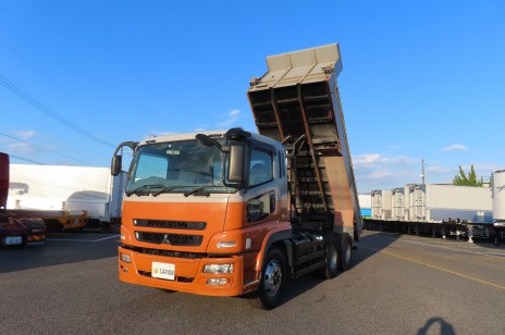三菱　大型ダンプ　新明和　自動コボレーン　7速　380ps　