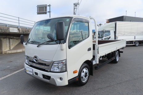 未使用車　ワイドロング　6速　床：合成樹脂　　